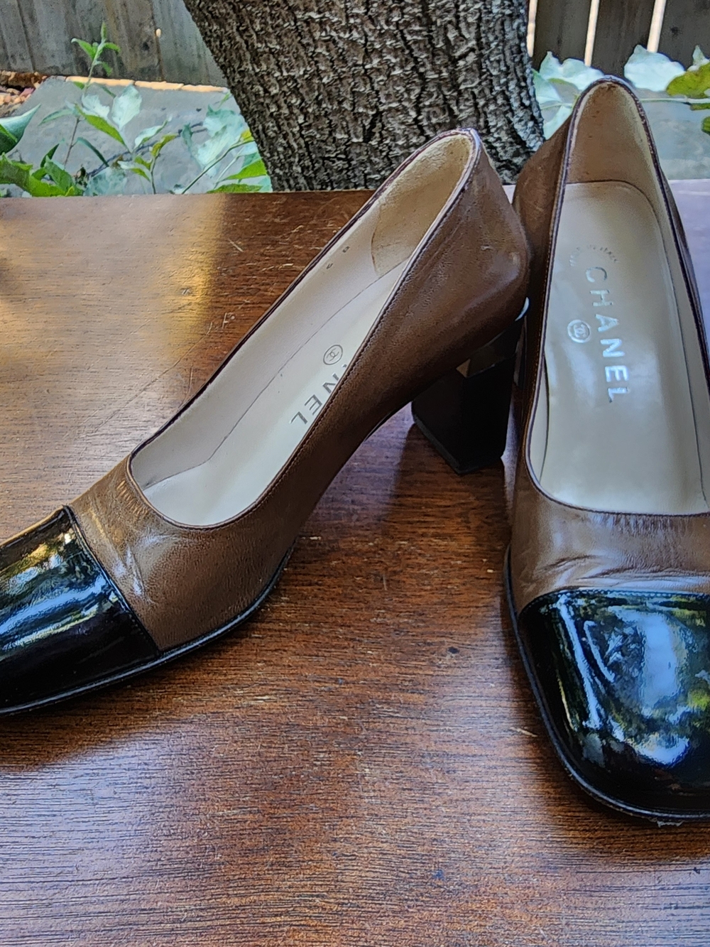 Vintage CHANEL Two Tone Cap Toe Block Heel Pumps Brown Black Leather [36]